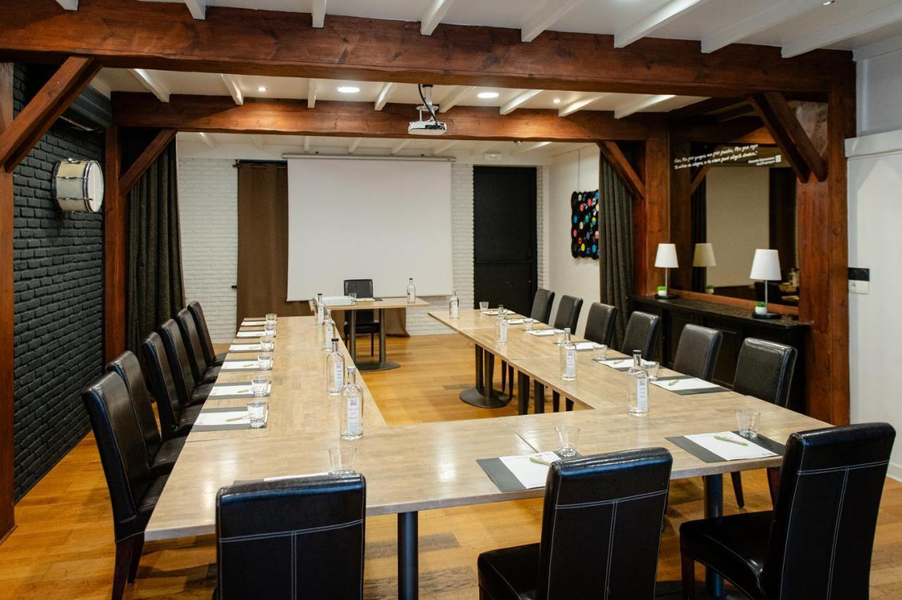 Logis Hotel Restaurant Des Acacias Lille Neuville En Ferrain Neuville-en-Ferrain Exteriér fotografie