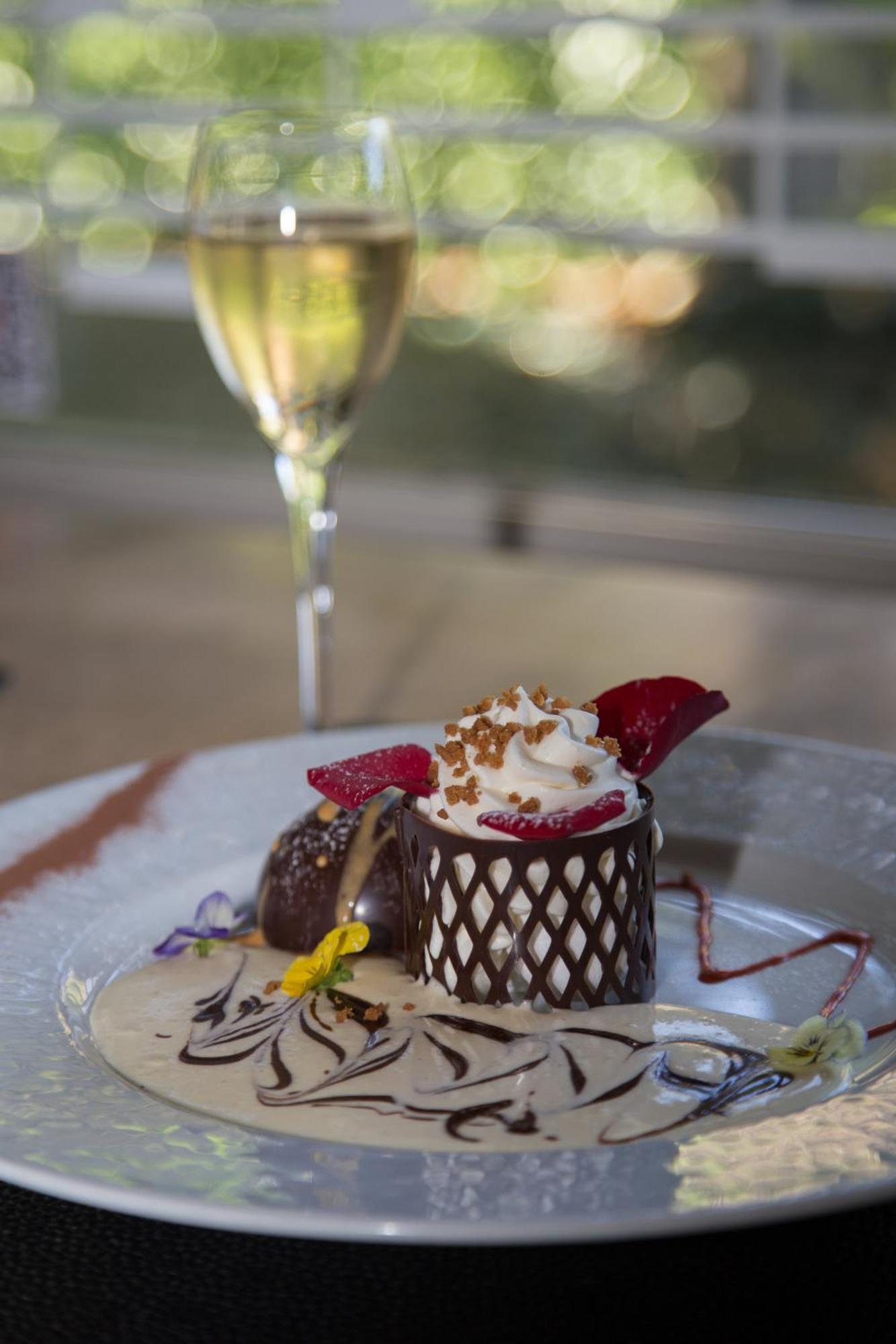 Logis Hotel Restaurant Des Acacias Lille Neuville En Ferrain Neuville-en-Ferrain Exteriér fotografie